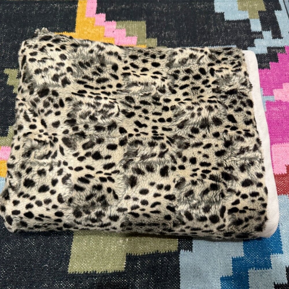 Ann Taylor Luxe Faux Fur Reversible Throw Blanket, 50"x70", Cheetah
